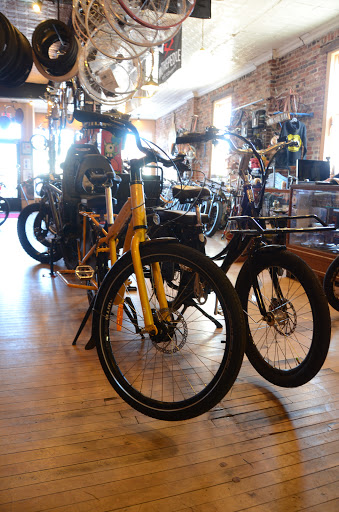 Bicycle Store «Ichi Bike», reviews and photos, 311 E Walnut St, Des Moines, IA 50309, USA