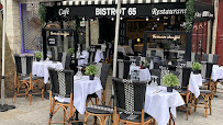 Photos du propriétaire du Restaurant français Bistrot 65 à Paris - n°1