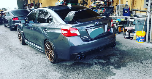 Auto Body Shop «Dayas Custom Auto», reviews and photos, 6650 Kingspointe Pkwy, Orlando, FL 32819, USA