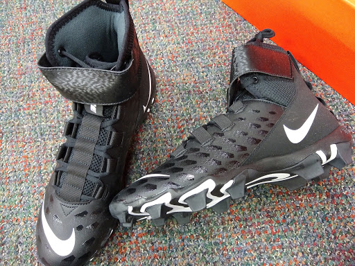 Shoe Store «Shoe Dept.», reviews and photos, 1405 A Ave W #2, Oskaloosa, IA 52577, USA