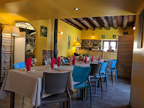 Atmosphère du Restaurant français Auberge du Grand Chemin à Saint-Christophe-sur-Dolaison - n°2