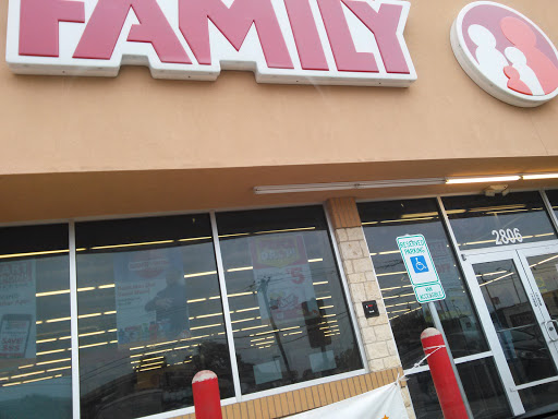 Dollar Store «FAMILY DOLLAR», reviews and photos, 2806 NE Green Oaks Blvd, Grand Prairie, TX 75050, USA