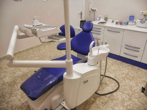 CLÍNICA DENTAL ALVAREZ RODRÍGUEZ