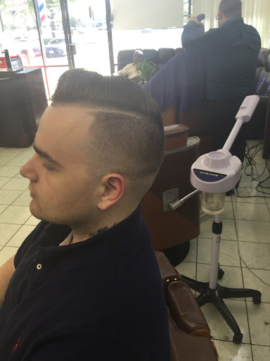 Barber Shop «Juarez Barbershop & Salon», reviews and photos, 1600 N Plano Rd #2400, Richardson, TX 75081, USA