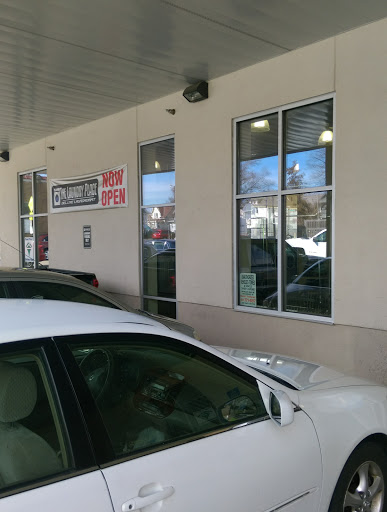 Laundromat «The Laundry Place Deluxe Laundromat», reviews and photos, 1475 University Ave W, St Paul, MN 55104, USA