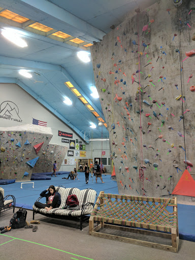 Gym «The Gravity Vault - Indoor Rock Gym», reviews and photos, 107 Pleasant Ave, Upper Saddle River, NJ 07458, USA