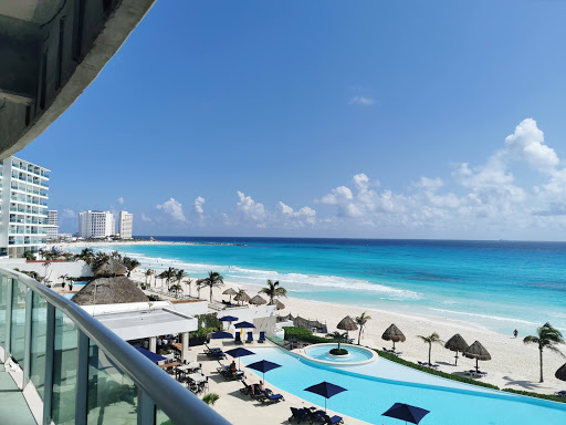Cancun Beach Resort Condo Rentals
