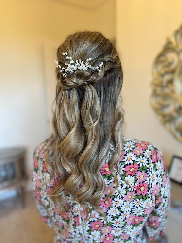 Reviews of Claire Guy Bridal Hair and Make Up in Swindon - Barber shop