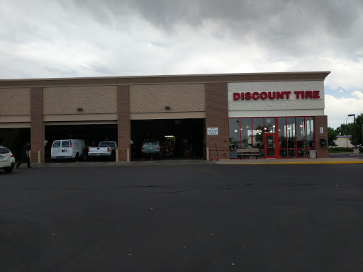 Tire Shop «Discount Tire Store - Littleton, CO», reviews and photos, 2307 W Belleview Ave, Littleton, CO 80120, USA