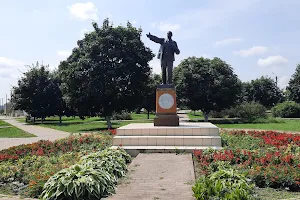 Lenin park image