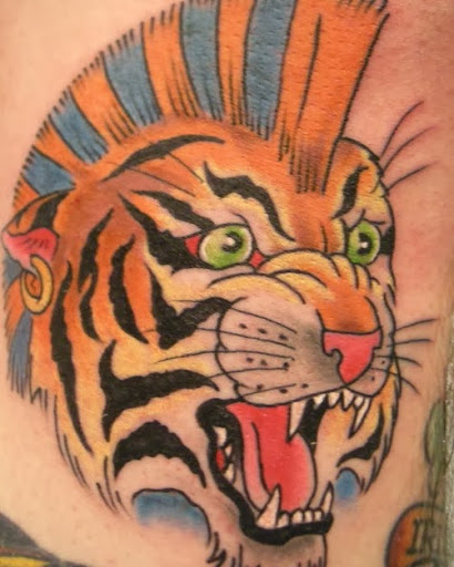 Tattoo Shop «Nine Lives Tattoo», reviews and photos, 61 N Holladay Dr, Seaside, OR 97138, USA