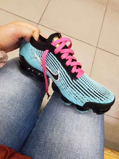 Shoe Store «Finish Line», reviews and photos, 4200 Conroy Rd #120, Orlando, FL 32839, USA
