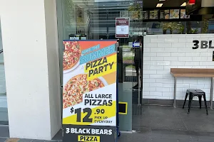 3 Black Bears Pizza Cairns image