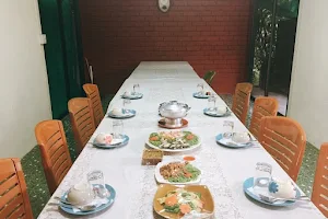 ร้านอาหาร อร่อยริมสวน จันทบุรี image
