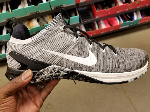 Sporting Goods Store «Nike Clearance Store», reviews and photos, 530 Outlet Village Blvd, Lebanon, TN 37090, USA