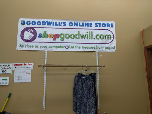 Thrift Store «Goodwill - Redwood Empire», reviews and photos, 513 Healdsburg Ave, Healdsburg, CA 95448, USA