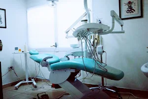 Clinica Dr Carlos Sagastizado Odontologia Cosmetica y Restaurativa image