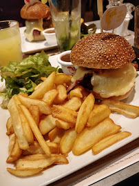 Hamburger du Restaurant français La Tonnelle à Maurepas - n°17