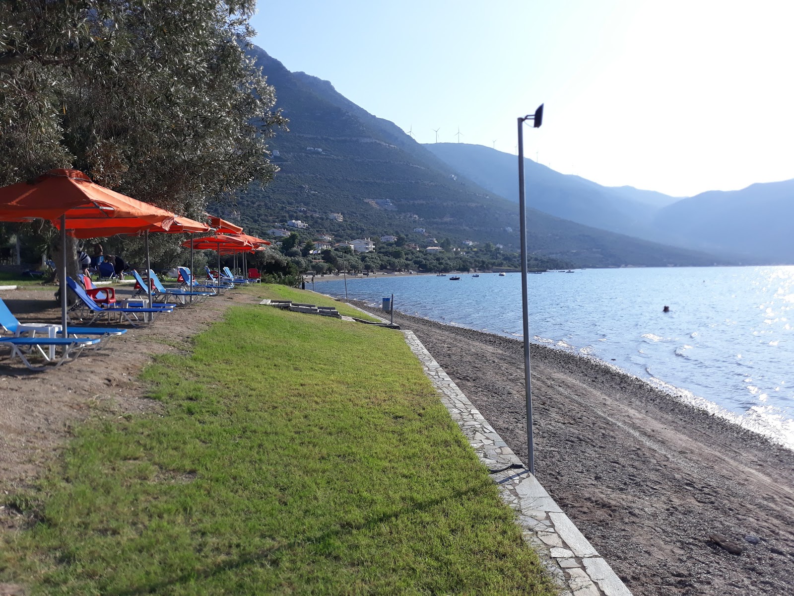 Fotografie cu Skroponeria beach cu nivelul de curățenie înalt