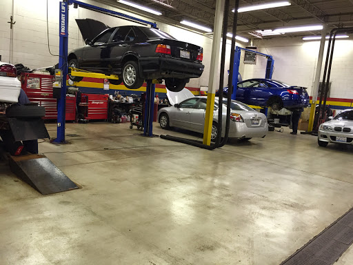 Auto Repair Shop «Performance Auto Center», reviews and photos, 1051 Bonaventure Dr, Elk Grove Village, IL 60007, USA