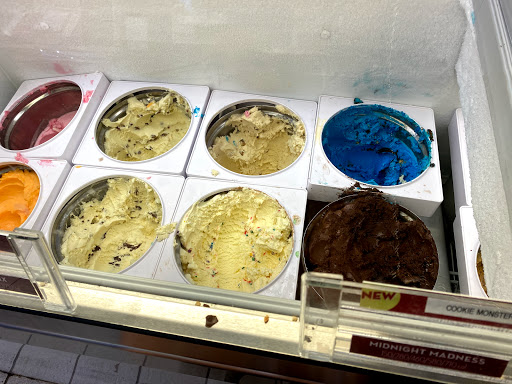 Ice Cream Shop «Carvel», reviews and photos, 305 Valley Rd, Wayne, NJ 07470, USA