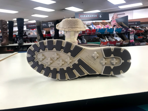 Shoe Store «Famous Footwear», reviews and photos, 518 N Milwaukee St, Boise, ID 83704, USA