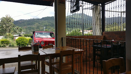 Bar y Restaurante La Mosca - Q5G4+WMV, frente a plaza de deportes, Provincia de Cartago, Orosí, Costa Rica