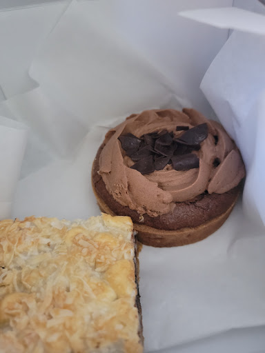 Gourmet Grocery Store «The Gourmet Shop», reviews and photos, 724 Saluda Ave, Columbia, SC 29205, USA