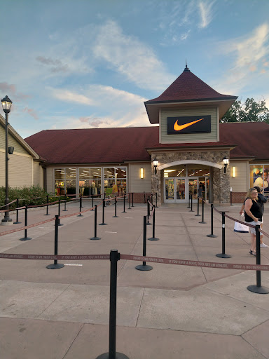 Clothing Store «Nike Factory Store», reviews and photos, 600 Bluebird Ct, Central Valley, NY 10917, USA