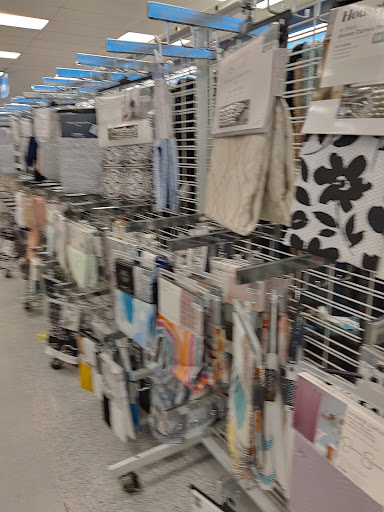 Clothing Store «Ross Dress for Less», reviews and photos, 926 Airport Center Rd, Allentown, PA 18109, USA