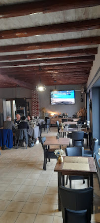 Atmosphère du Restaurant français L Escale Restaurant à Marles-les-Mines - n°12