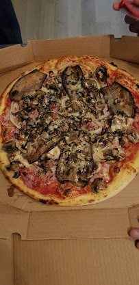 Plats et boissons du Pizzeria Delivery Pizza à Maubeuge - n°9