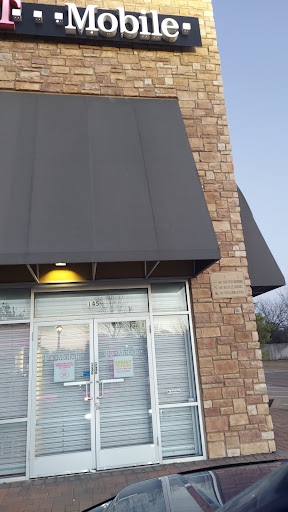 Cell Phone Store «T-Mobile Arlington», reviews and photos, 6401 S Cooper St Suite 145a, Arlington, TX 76001, USA