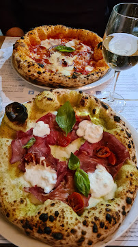 Burrata du Restaurant italien Mamaioa - Pizza Napolitaine au Feu de Bois à Paris - n°5