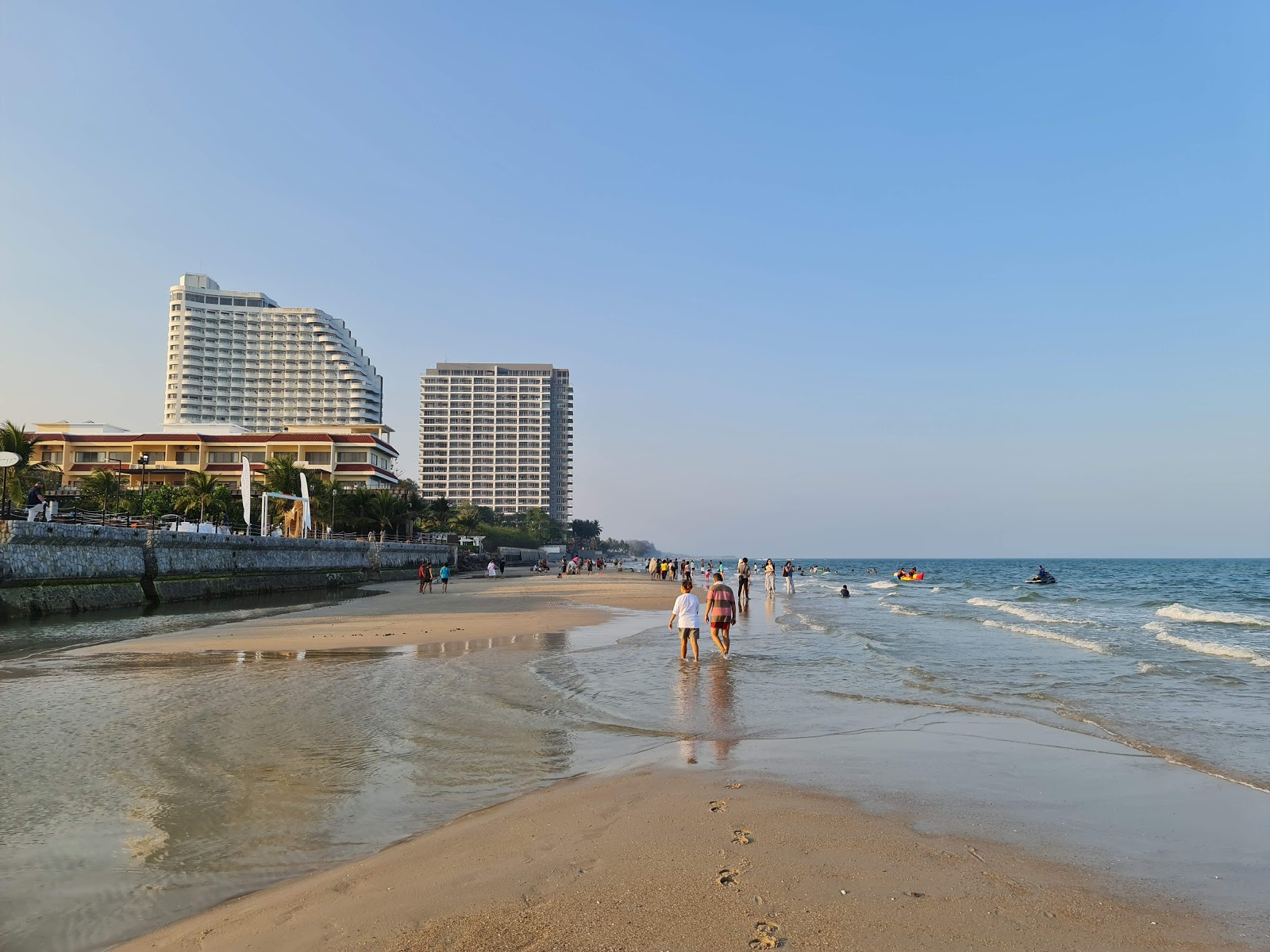 Photo of Hua Hin Dusit Beach with turquoise pure water surface