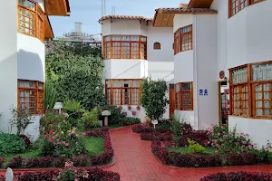 Hotel & Bungalows Villa Valencia image