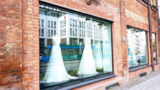 SAY YES Munich - the charming boutique for bridal wear
