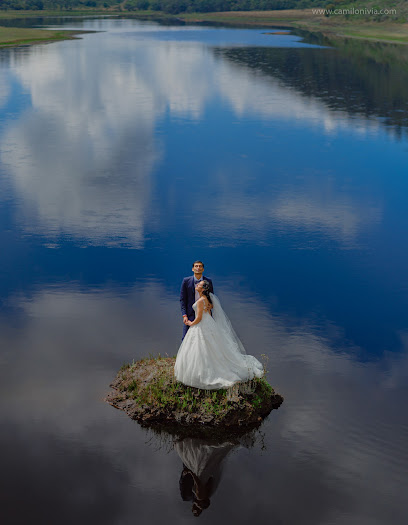 Camilo Nivia - Fotógrafo documental de bodas