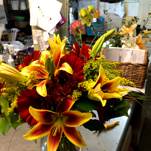 Florist «Fairview Flower Shop», reviews and photos, 1026 Sycamore Dr, Decatur, GA 30030, USA