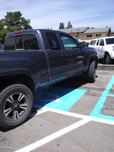 Grocery Store «Rays Food Place», reviews and photos, 875 Redwood Dr, Garberville, CA 95542, USA