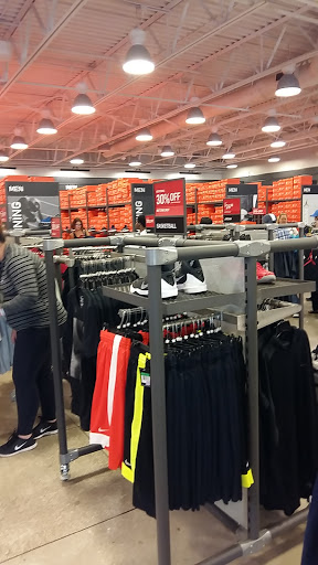 Sporting Goods Store «Nike Factory Store», reviews and photos, 5195 Factory Shops Blvd, Ellenton, FL 34222, USA