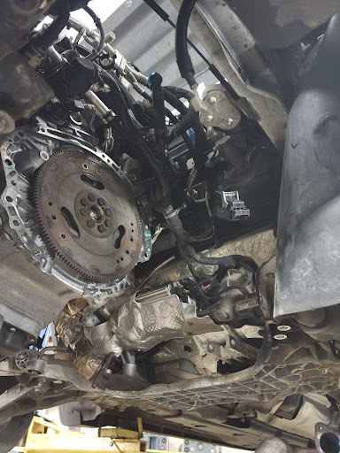 Auto Repair Shop «Woodburn Automotive Repair Center», reviews and photos, 555 N Pacific Hwy, Woodburn, OR 97071, USA