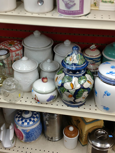 Thrift Store «The Salvation Army Family Store & Donation Center», reviews and photos