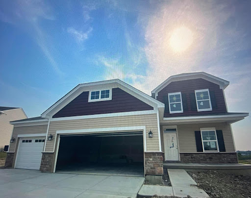 Real Estate Agents «Re/Max Elite: Lynn Murphy-Dickerscheid», reviews and photos