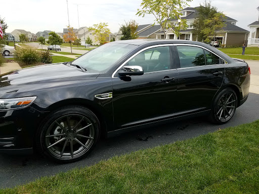 Tire Shop «Discount Tire Store - Elgin, IL», reviews and photos, 875 S Randall Rd, Elgin, IL 60123, USA