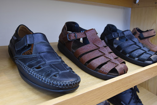 Shoe Store «Mephisto Scottsdale», reviews and photos, 7342 E Shea Blvd #104, Scottsdale, AZ 85260, USA