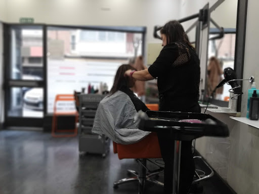 Información y opiniones sobre PELUQUERÍA KARMA de Palencia