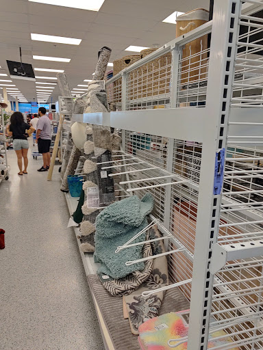 Clothing Store «Ross Dress for Less», reviews and photos, 926 Airport Center Rd, Allentown, PA 18109, USA