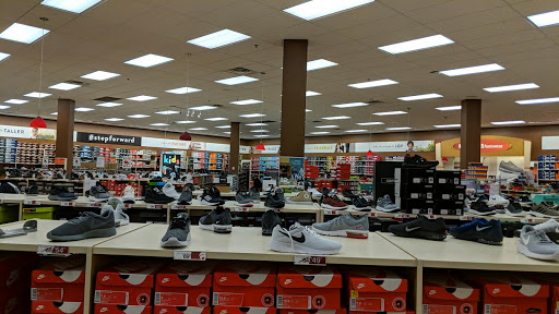 Shoe Store «Famous Footwear», reviews and photos, 1821 U.S. 287 Frontage Rd, Mansfield, TX 76063, USA