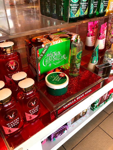 Beauty Supply Store «Bath & Body Works», reviews and photos, 2024 S University Dr, Davie, FL 33324, USA